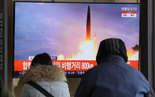 People watch a TV showing a file image of North Korea's missile launch during a news program at the Seoul Railway Station in Seoul, South Korea, January 30, 2022. (AP Photo/Ahn Young-joon) People watch a TV showing a file image of North Korea's missile launch during a news program at the Seoul Railway Station in Seoul, South Korea, January 30, 2022. (AP Photo/Ahn Young-joon)