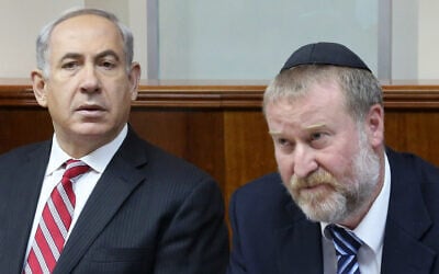 Then-prime minister Benjamin Netanyahu and then-newly appointed cabinet secretary Avichai Mandelblit attend the weekly cabinet meeting at the Prime Minister's Office in Jerusalem on June 9, 2013. (Marc Israel Sellem/POOL/FLASH90)
