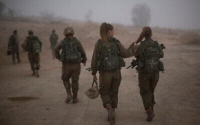 Illustrative: Female soldiers of the Bardelas Battalion during training, July 13, 2016. (Hadas Parush/Flash90)