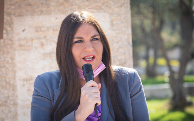 Likud MK Keren Barak speaks during a protest outside the the High Court of Justice in Jerusalem, on November 9, 2020. (Hadas Parush/Flash90) Likud MK Keren Barak speaks during a protest outside the the High Court of Justice in Jerusalem, on November 9, 2020. (Hadas Parush/Flash90)
