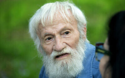 Israeli poet Yoram Taharlev, May 10, 2021. (Moshe Shai/FLASH90)