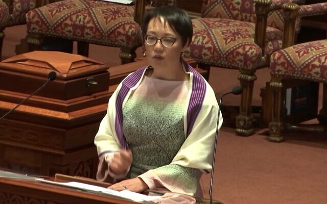 Rabbi Angela Buchdahl of Manhattan's Central Synagogue spoke about her experience being contacted by the gunman who took Jews hostage at a synagogue in Texas a week earlier in a Friday night sermon on January 21, 2022. (Screenshot via JTA) Rabbi Angela Buchdahl of Manhattan's Central Synagogue spoke about her experience being contacted by the gunman who took Jews hostage at a synagogue in Texas a week earlier in a Friday night sermon on January 21, 2022. (Screenshot via JTA)