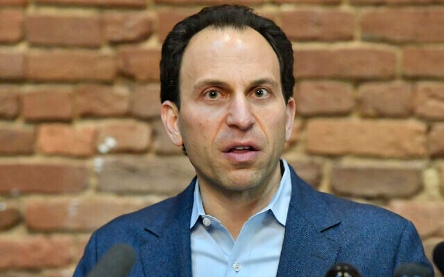 Louisville Democratic mayoral candidate Craig Greenberg speaks during a news conference in Louisville, Ky., Monday, Feb. 14, 2022. Greenberg was shot at Monday morning at a campaign office but was not struck, though a bullet grazed a piece of his clothing, police said. (AP Photo/Timothy D. Easley) Louisville Democratic mayoral candidate Craig Greenberg speaks during a news conference in Louisville, Ky., Monday, Feb. 14, 2022. Greenberg was shot at Monday morning at a campaign office but was not struck, though a bullet grazed a piece of his clothing, police said. (AP Photo/Timothy D. Easley)