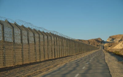 View of Road 12 on the Israeli-Egyptian border, on October 15, 2017. (Yaniv Nadav/Flash90)