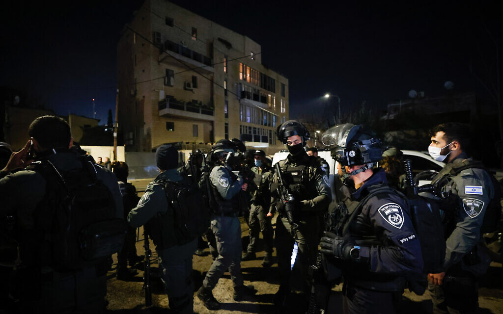 Police deployed in the East Jerusalem neighborhood of Sheikh Jarrah, on February 13, 2022. (Olivier Fitoussi/Flash90) Police deployed in the East Jerusalem neighborhood of Sheikh Jarrah, on February 13, 2022. (Olivier Fitoussi/Flash90)
