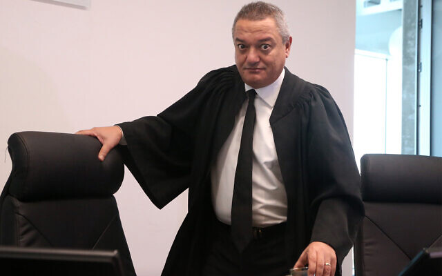 Judge Khaled Kabub at the Tel Aviv District Court, November 13, 2014. (Flash90/File)
