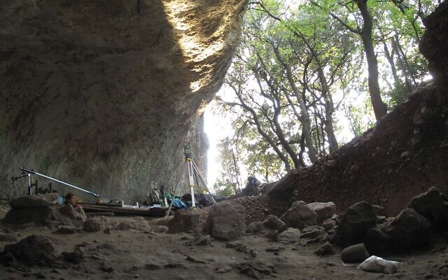 Scientists working at the entrance of the Mandrin cave, near Montelimar, southern France. (Ludovic Slimak via AP) Scientists working at the entrance of the Mandrin cave, near Montelimar, southern France. (Ludovic Slimak via AP)