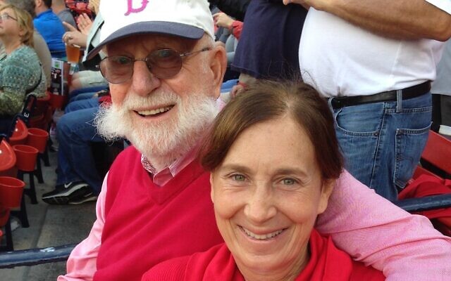 Avram Goldberg and his wife Carol Goldberg. (Courtesy Deb Goldberg Facebook)