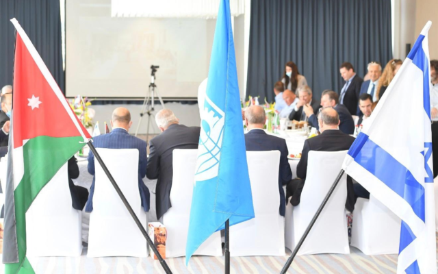 A rare public meeting between the mayor of Eilat and the governor of Aqaba in Eilat on February 16, 2022. (Courtesy) A rare public meeting between the mayor of Eilat and the governor of Aqaba in Eilat on February 16, 2022. (Courtesy)