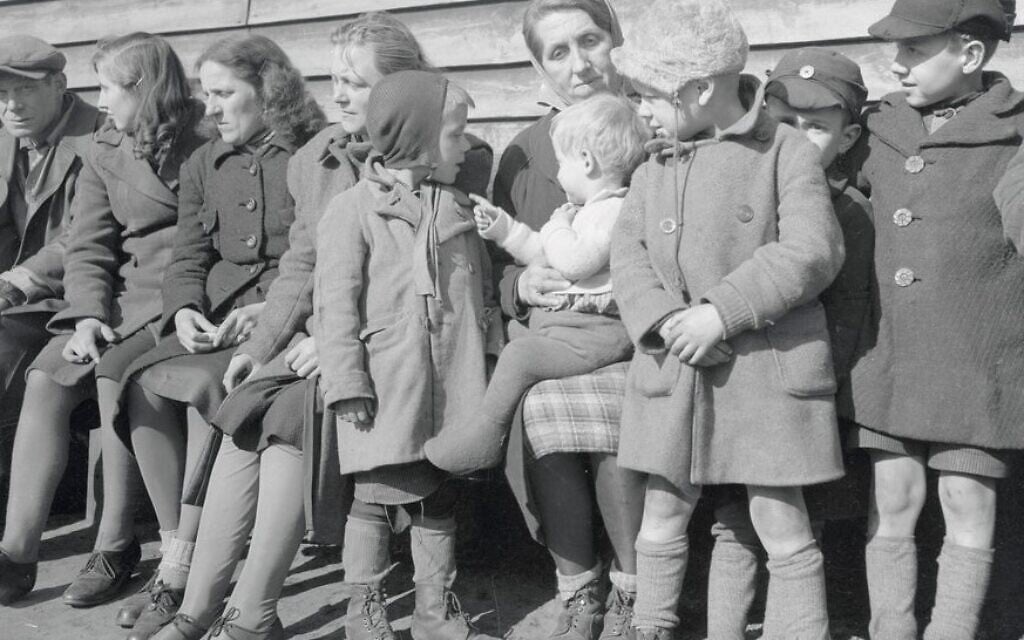 Jewish refugees in 'Displaced Persons' camp in Germany after World War II. (Public domain)