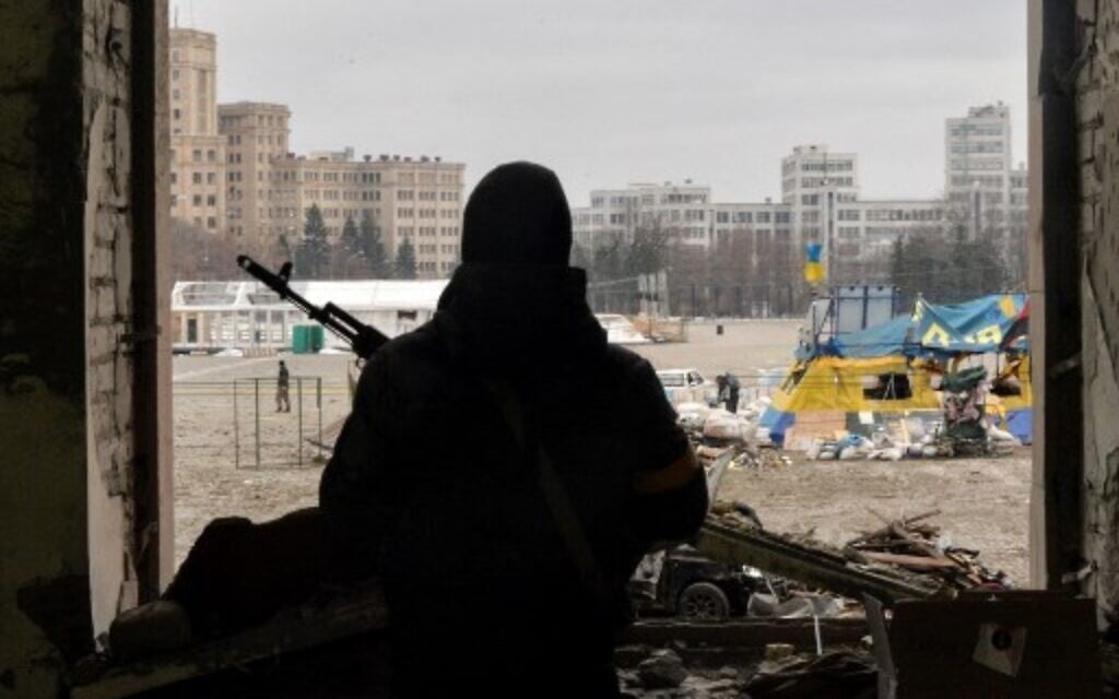A view of the square outside the damaged local city hall of Kharkiv on March 1, 2022, destroyed as a result of Russian troop shelling. (Sergey BOBOK / AFP)
