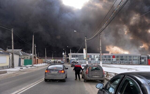 Black smoke rises into the sky from the Barabashovo market which was reportedly hit by shelling, in Kharkiv, on March 17, 2022, amid the ongoing Russia's invasion of Ukraine. (Sergey Bobok/AFP) Black smoke rises into the sky from the Barabashovo market which was reportedly hit by shelling, in Kharkiv, on March 17, 2022, amid the ongoing Russia's invasion of Ukraine. (Sergey Bobok/AFP)