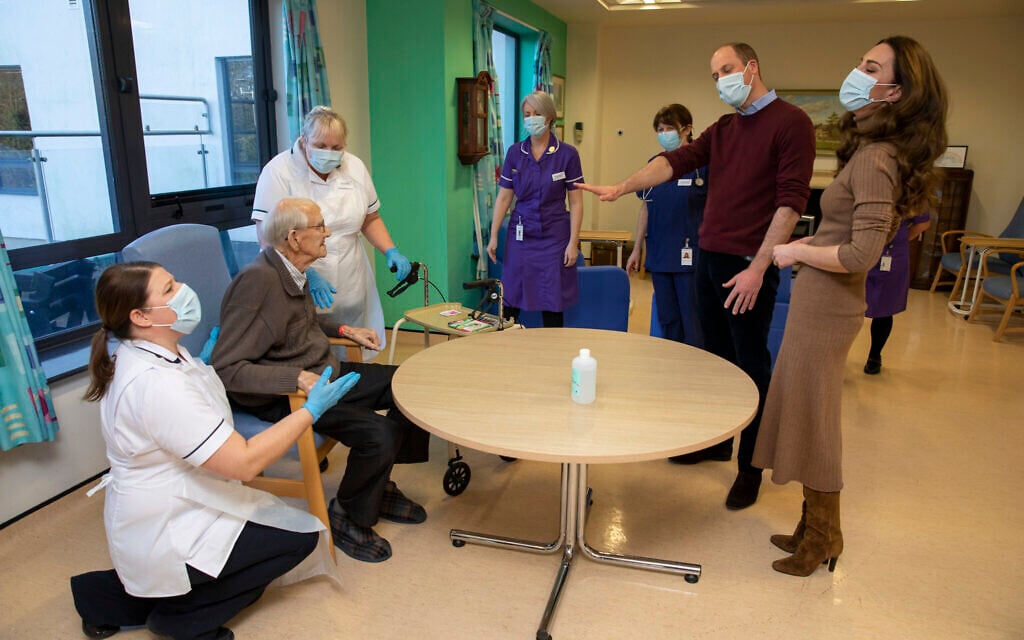 Illustrative image: Britain's Prince William and Kate, Duchess of Cambridge speak to patient William Taylor, 94 , during a visit to the Clitheroe Community Hospital, in Lancashire, England, Thursday, Jan. 20, 2022, to learn about the challenges faced by rural health providers in the face of the coronavirus pandemice. (James Glossop/Pool Photo via AP) Illustrative image: Britain's Prince William and Kate, Duchess of Cambridge speak to patient William Taylor, 94 , during a visit to the Clitheroe Community Hospital, in Lancashire, England, Thursday, Jan. 20, 2022, to learn about the challenges faced by rural health providers in the face of the coronavirus pandemice. (James Glossop/Pool Photo via AP)