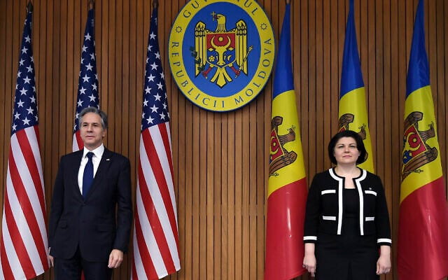 US Secretary of State Antony Blinken, left, meets with Moldovan Prime Minister Natalia Gavrilita at the Government House in Chisinau, Moldova, March 6, 2022. (Olivier Douliery/Pool Photo via AP)