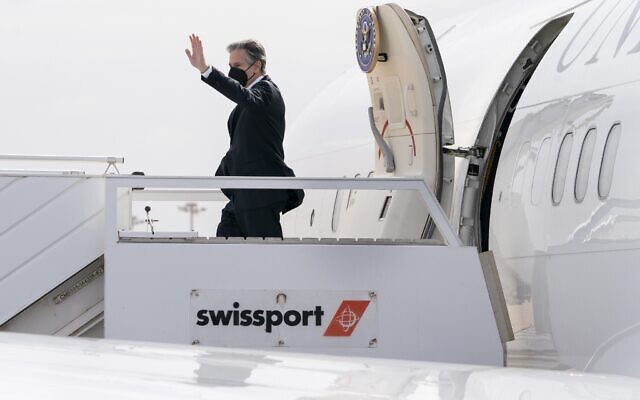 US Secretary of State Antony Blinken waves on arrival, March 30, 2022, in Algiers, Algeria. (AP Photo/Jacquelyn Martin, Pool) US Secretary of State Antony Blinken waves on arrival, March 30, 2022, in Algiers, Algeria. (AP Photo/Jacquelyn Martin, Pool)