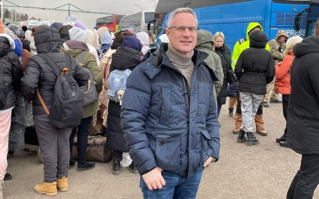 Israel's Ambassador to Ukraine, Michael Brodsky, at the Medyka crossing point, on February 27, 2022. (Twitter) Israel's Ambassador to Ukraine, Michael Brodsky, at the Medyka crossing point, on February 27, 2022. (Twitter)