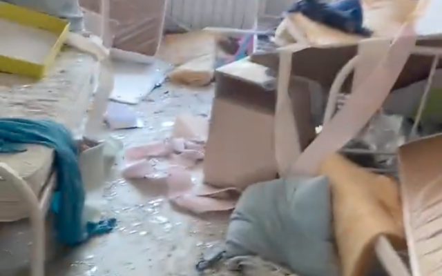 A maternity hospital in Mariupol that was hit by Russian shelling on March 9, 2022. (Screen capture/Twitter) A maternity hospital in Mariupol that was hit by Russian shelling on March 9, 2022. (Screen capture/Twitter)