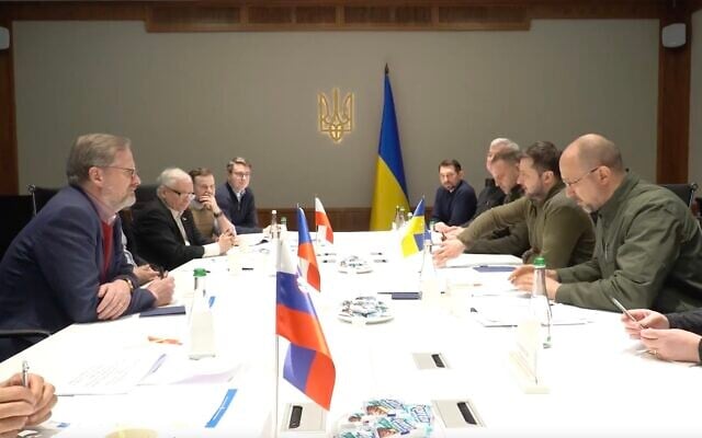 Ukrainian President Volodymyr Zelensky and Prime Minister Denys Shmyhal meet with the premiers of Poland, Slovenia and the Czech Republic in Kyiv, on March 15, 2022, amid Russia's invasion of Ukraine. (Screen capture: Facebook) Ukrainian President Volodymyr Zelensky and Prime Minister Denys Shmyhal meet with the premiers of Poland, Slovenia and the Czech Republic in Kyiv, on March 15, 2022, amid Russia's invasion of Ukraine. (Screen capture: Facebook)