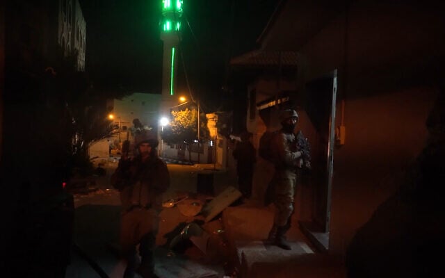 IDF soldiers are seen operating in the West Bank, on April 8, 2022. (Israel Defense Forces) IDF soldiers are seen operating in the West Bank, on April 8, 2022. (Israel Defense Forces)