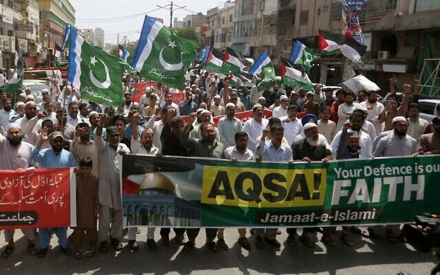 Supporters of Islamic group 'Jamaat-e-Islami' participate in a rally to show solidarity for the Palestinian people following recent clashes with Israeli police, Friday, April 22, 2022, in Karachi, Pakistan. (AP Photo/Fareed Khan) Supporters of Islamic group 'Jamaat-e-Islami' participate in a rally to show solidarity for the Palestinian people following recent clashes with Israeli police, Friday, April 22, 2022, in Karachi, Pakistan. (AP Photo/Fareed Khan)