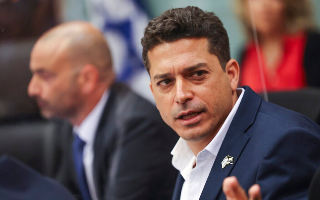 MK Amichai Chikli at the Knesset House Committee hearing on Yamina's request to declare him a 'defector' from the party, on April 25, 2022. (Yonatan Sindel/Flash90) MK Amichai Chikli at the Knesset House Committee hearing on Yamina's request to declare him a 'defector' from the party, on April 25, 2022. (Yonatan Sindel/Flash90)