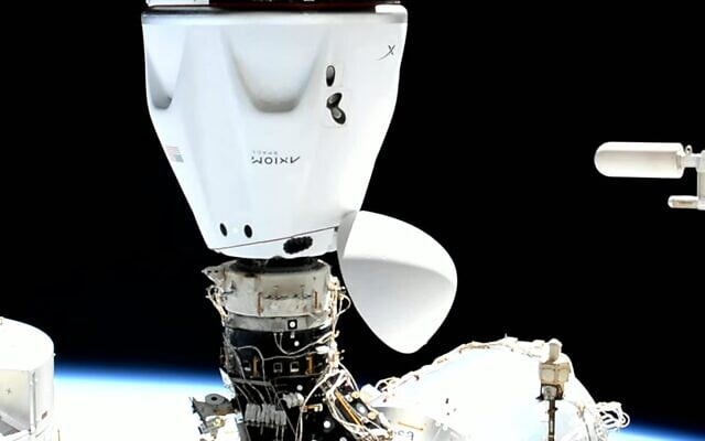 The Dragon capsule docks at the International Space Station, on April 9, 2022. (Screenshot)