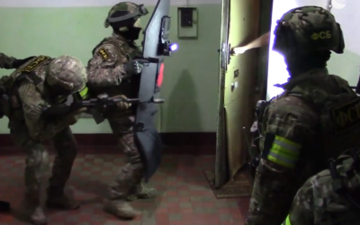 Video released by Russian security forces on April 26, 2022, shows apparent arrest of neo-Nazis who plotted to assassinate Russian TV host Vladimir Solovyov, deemed by some as a staged plot by Russia. (Screengrab/Russian police)