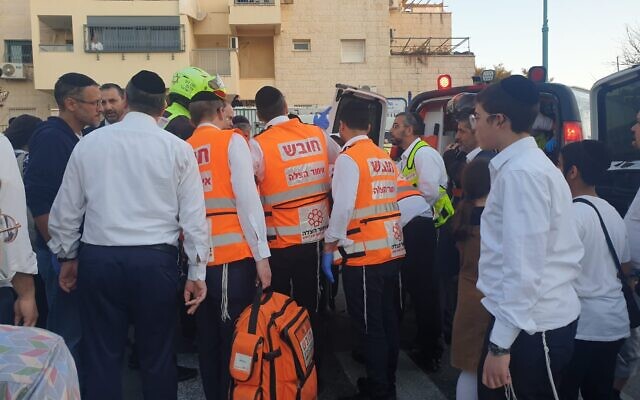 Medics at the scene of a car accident in El'ad, on April 14, 2022. (United Hatzalah) Medics at the scene of a car accident in El'ad, on April 14, 2022. (United Hatzalah)