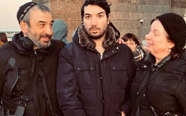 Jérémie Cohen, center, stands betwen his parents in Paris, France in 2017. (Courtesy of Gerald Cohen) Jérémie Cohen, center, stands betwen his parents in Paris, France in 2017. (Courtesy of Gerald Cohen)