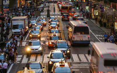 Illustrative. Commuters cross a busy 42nd Street in New York City. (batuhanozdel via iStock by Getty Images)