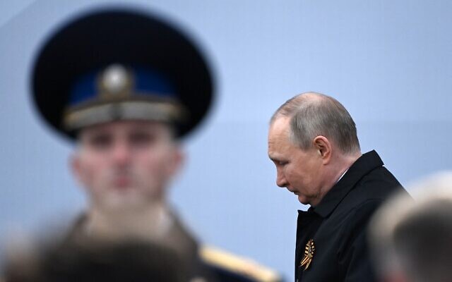 Russian President Vladimir Putin arrives to watch the Victory Day military parade at Red Square in central Moscow on May 9, 2022. (Kirill KUDRYAVTSEV / AFP) Russian President Vladimir Putin arrives to watch the Victory Day military parade at Red Square in central Moscow on May 9, 2022. (Kirill KUDRYAVTSEV / AFP)