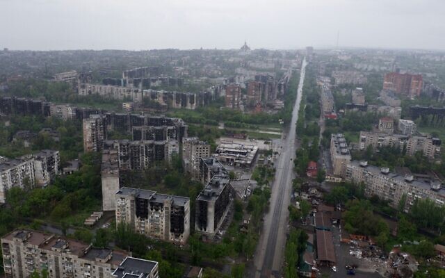 An aerial view of the Central district of the port city of Mariupol on May 18, 2022. (Andrey BORODULIN / AFP) An aerial view of the Central district of the port city of Mariupol on May 18, 2022. (Andrey BORODULIN / AFP)