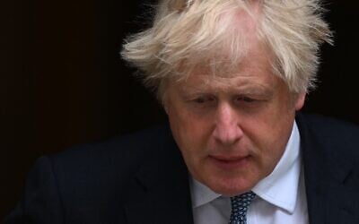 Britain's Prime Minister Boris Johnson leaves from 10 Downing Street in central London on May 25, 2022, to attend the weekly session of Prime Minister's Questions (Daniel LEAL / AFP)