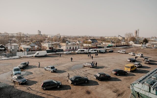 The rescue convoy gathers at Yaroslavka, Ukraine, March 20, 2022. (Klara Lisinski/ Dorcas Kauffman)