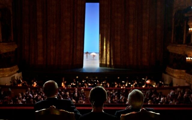 Russian President Vladimir Putin, left, and Brazilian President Michel Temer, right, attend a concert of winners of the XIII International Ballet Competition in the Bolshoi Theater in Moscow, Russia, June 20, 2017. (Alexei Druzhinin/Sputnik, Kremlin Pool Photo via AP) Russian President Vladimir Putin, left, and Brazilian President Michel Temer, right, attend a concert of winners of the XIII International Ballet Competition in the Bolshoi Theater in Moscow, Russia, June 20, 2017. (Alexei Druzhinin/Sputnik, Kremlin Pool Photo via AP)