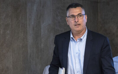 Justice Minister Gideon Sa'ar arrives at a cabinet meeting at the Prime Minister's Office in Jerusalem on May 22, 2022. (Olivier Fitoussi/Flash90)