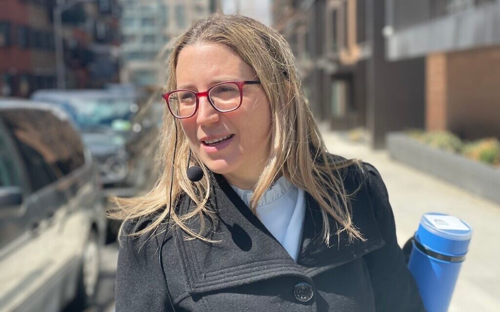 Frieda Vizel leading a tour of Williamsburg, New York, April 2022. (Danielle Ziri)