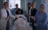 Elisabeth Finch (R) appears as a nurse on an episode of the television series 'Grey's Anatomy' (screen capture: YouTube)