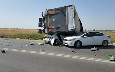 The scene of a deadly crash near Kiryat Malachi on May 3, 2022. (Courtesy)