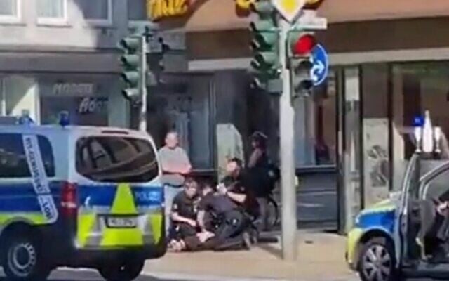 Police arrest a shooting suspect in Bremerhaven, Germany, May 19, 2022 (video screenshot) Police arrest a shooting suspect in Bremerhaven, Germany, May 19, 2022 (video screenshot)