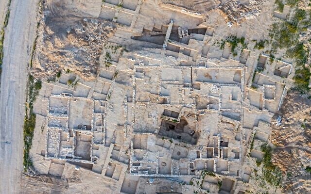 Aerial photograph of the 7th century luxurious estate building found near today's Rahat. (Assaf Peretz, Israel Antiquities Authority) Aerial photograph of the 7th century luxurious estate building found near today's Rahat. (Assaf Peretz, Israel Antiquities Authority)