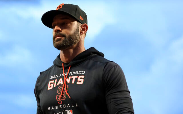 San Francisco Giants' Gabe Kapler walks to the dugout prior to a baseball game against the Cincinnati Reds in Cincinnati, May 27, 2022. (AP Photo/Aaron Doster)
