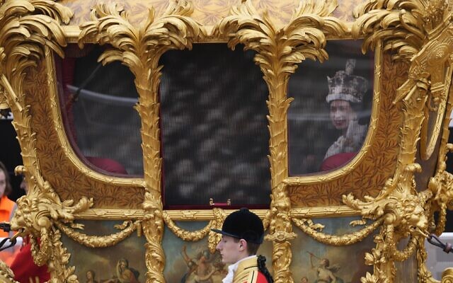 The image of Queen Elizabeth II is seen in a golden carriage during the Platinum Jubilee Pageant outside Buckingham Palace in London, June 5, 2022, on the last of four days of celebrations to mark the Platinum Jubilee. (AP Photo/Frank Augstein, Pool) The image of Queen Elizabeth II is seen in a golden carriage during the Platinum Jubilee Pageant outside Buckingham Palace in London, June 5, 2022, on the last of four days of celebrations to mark the Platinum Jubilee. (AP Photo/Frank Augstein, Pool)