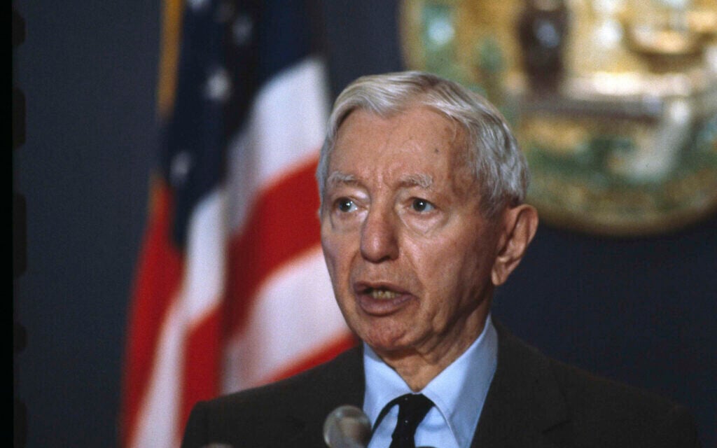 Retired Naval Adm. Hyman Rickover announces the establishment of the Rickover Institute, May 24, 1984. (AP Photo)