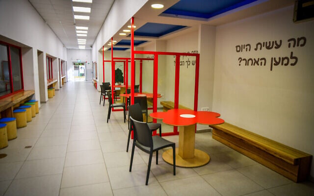 View of an empty school in Tel Aviv on June 19, 2022 (Avshalom Sassoni/Flash90) View of an empty school in Tel Aviv on June 19, 2022 (Avshalom Sassoni/Flash90)