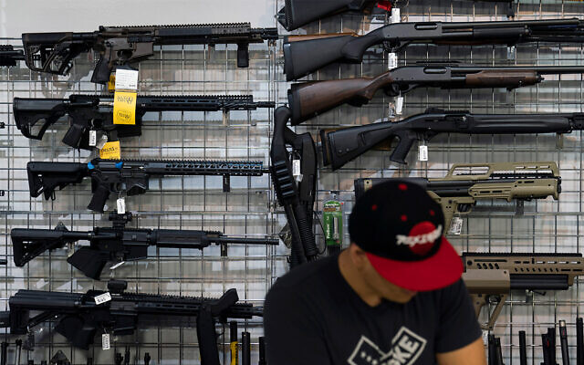 Guns on display at Burbank Ammo & Guns in Burbank, California, June 23, 2022. (AP Photo/Jae C. Hong) Guns on display at Burbank Ammo & Guns in Burbank, California, June 23, 2022. (AP Photo/Jae C. Hong)
