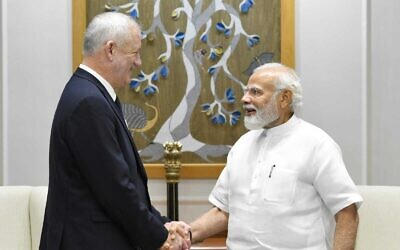 Defense Minister Benny Gantz (left) meets with Indian Prime Minister Narendra Modi in New Delhi, June 2, 2022. (Indian prime minister's office)