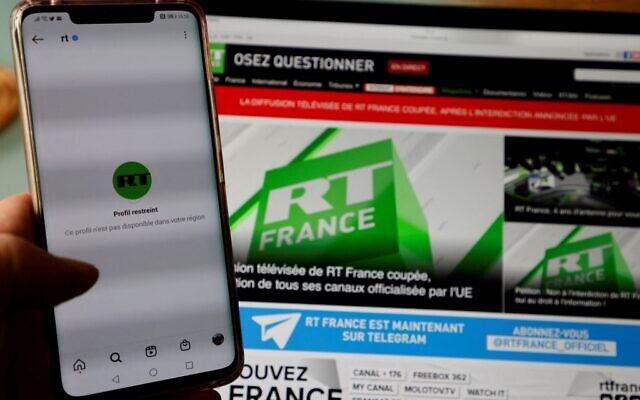 This file photograph taken on March 2, 2022, in Paris, shows RT France network down due to a European Union decision after the Russia's invasion of Ukraine (Ludovic MARIN / AFP) This file photograph taken on March 2, 2022, in Paris, shows RT France network down due to a European Union decision after the Russia's invasion of Ukraine (Ludovic MARIN / AFP)