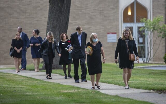 Mourners leave a funeral service for Highland Park shooting victim Jacquelyn Lovi Sundheim outside of the North Shore Congregation Israel Synagogue July 8, 2022 in Glencoe, Illinois (Jim Vondruska / GETTY IMAGES NORTH AMERICA / Getty Images via AFP) Mourners leave a funeral service for Highland Park shooting victim Jacquelyn Lovi Sundheim outside of the North Shore Congregation Israel Synagogue July 8, 2022 in Glencoe, Illinois (Jim Vondruska / GETTY IMAGES NORTH AMERICA / Getty Images via AFP)