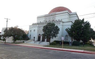 An illustrative photo of Temple Beth El in San Antonio, Texas. (Brownings at the English-language Wikipedia, CC BY-SA 3.0.)